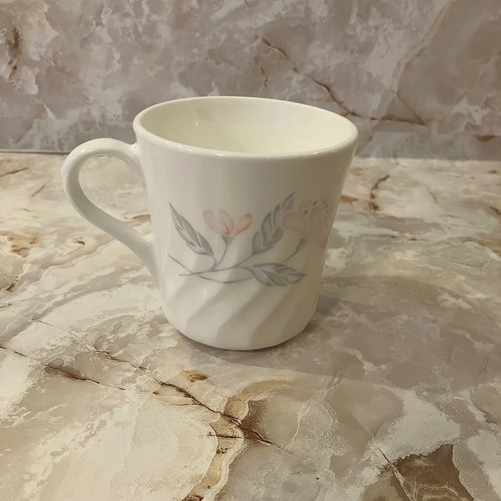 Corning USA Peach Floral Swirl Coffee Mug Corelle Coordinates Vitrelle Glass